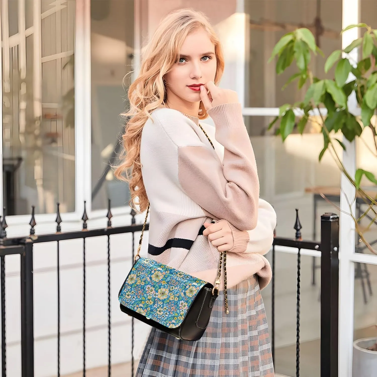 Colorful Flower Vivid Print Crossbody Purses for Women Black Shoulder Leather Bags Wallet Handbags with Chain Strap