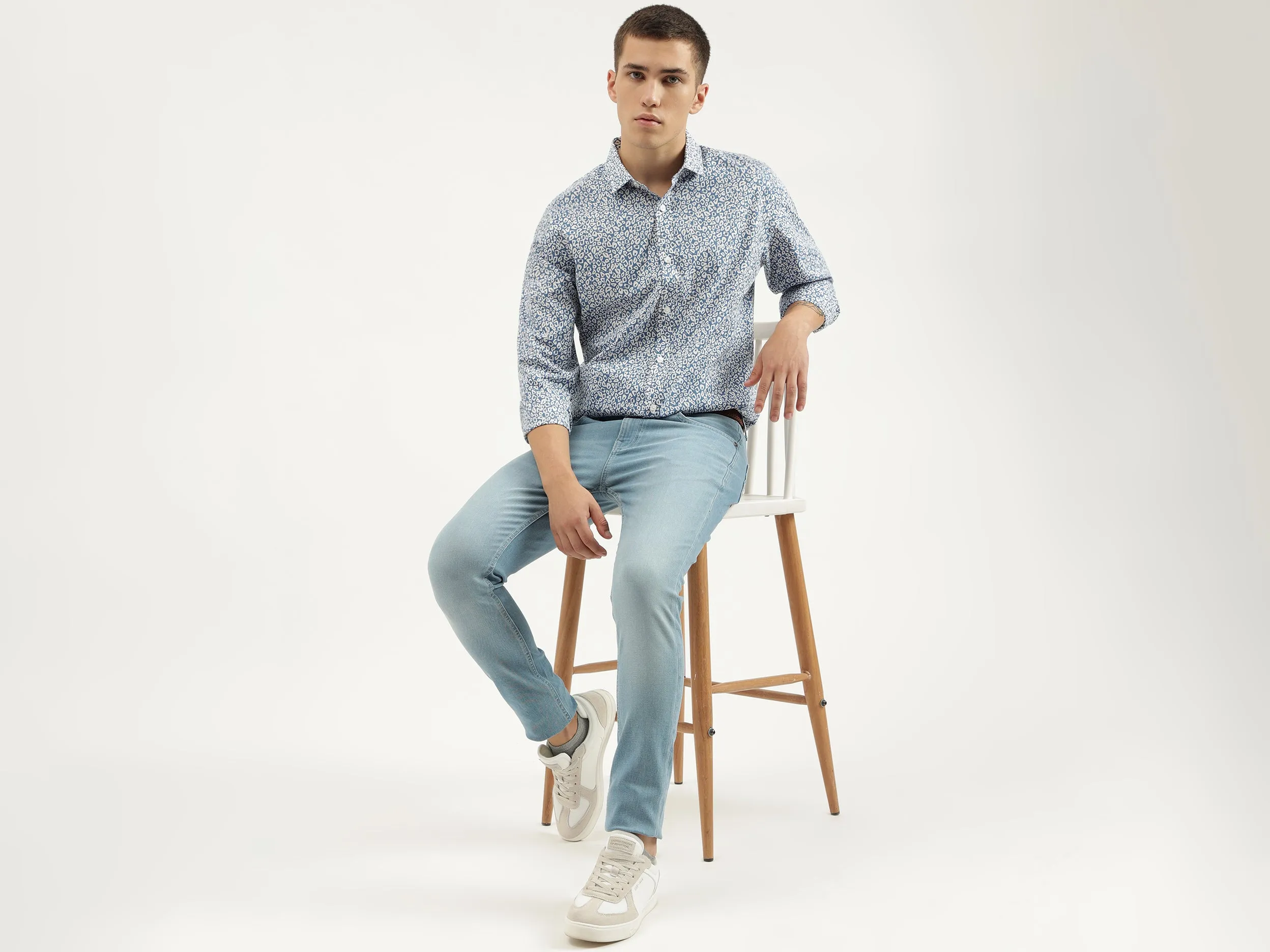 Slim Fit Cut Away Collar Printed Shirts