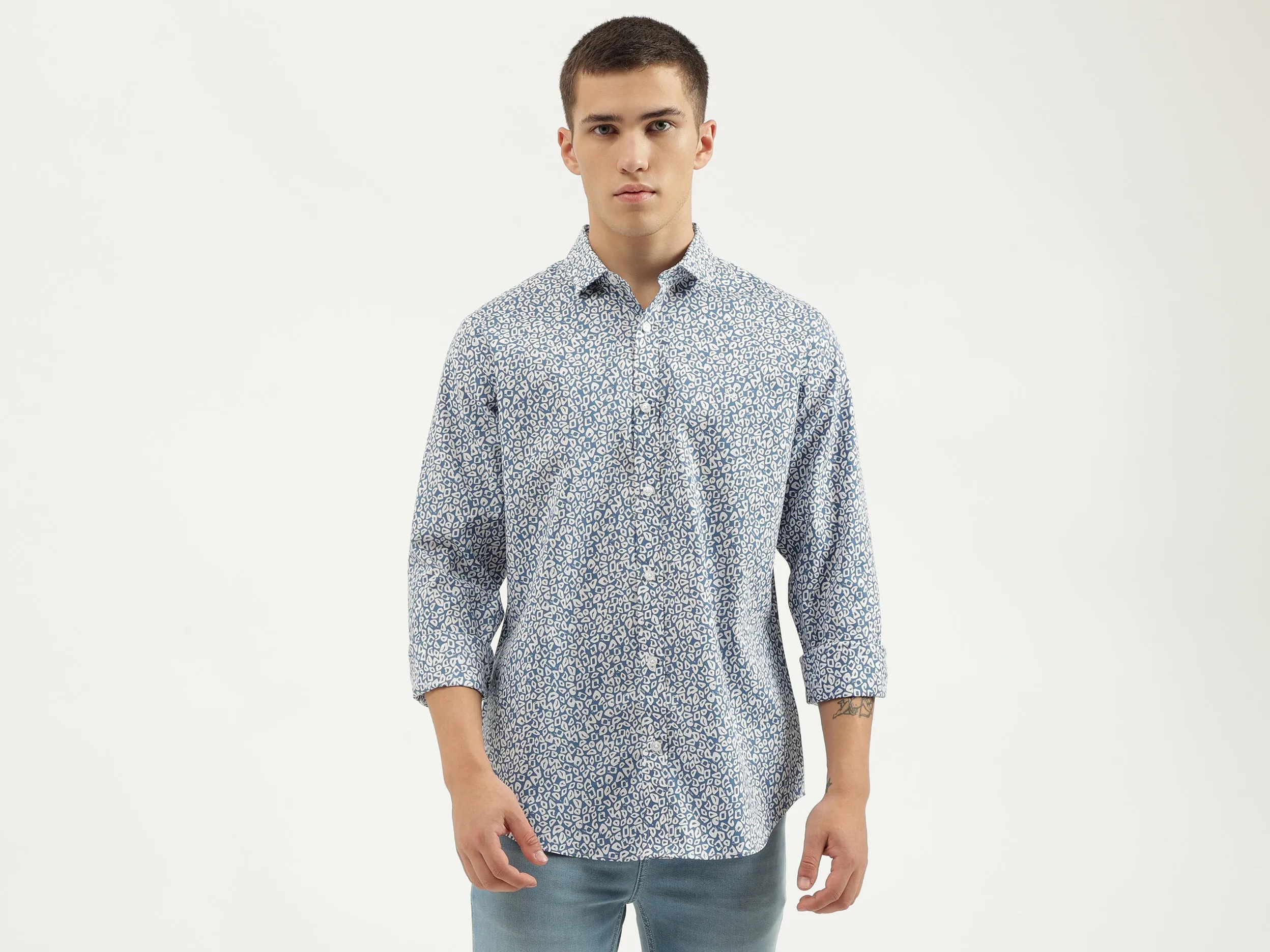 Slim Fit Cut Away Collar Printed Shirts