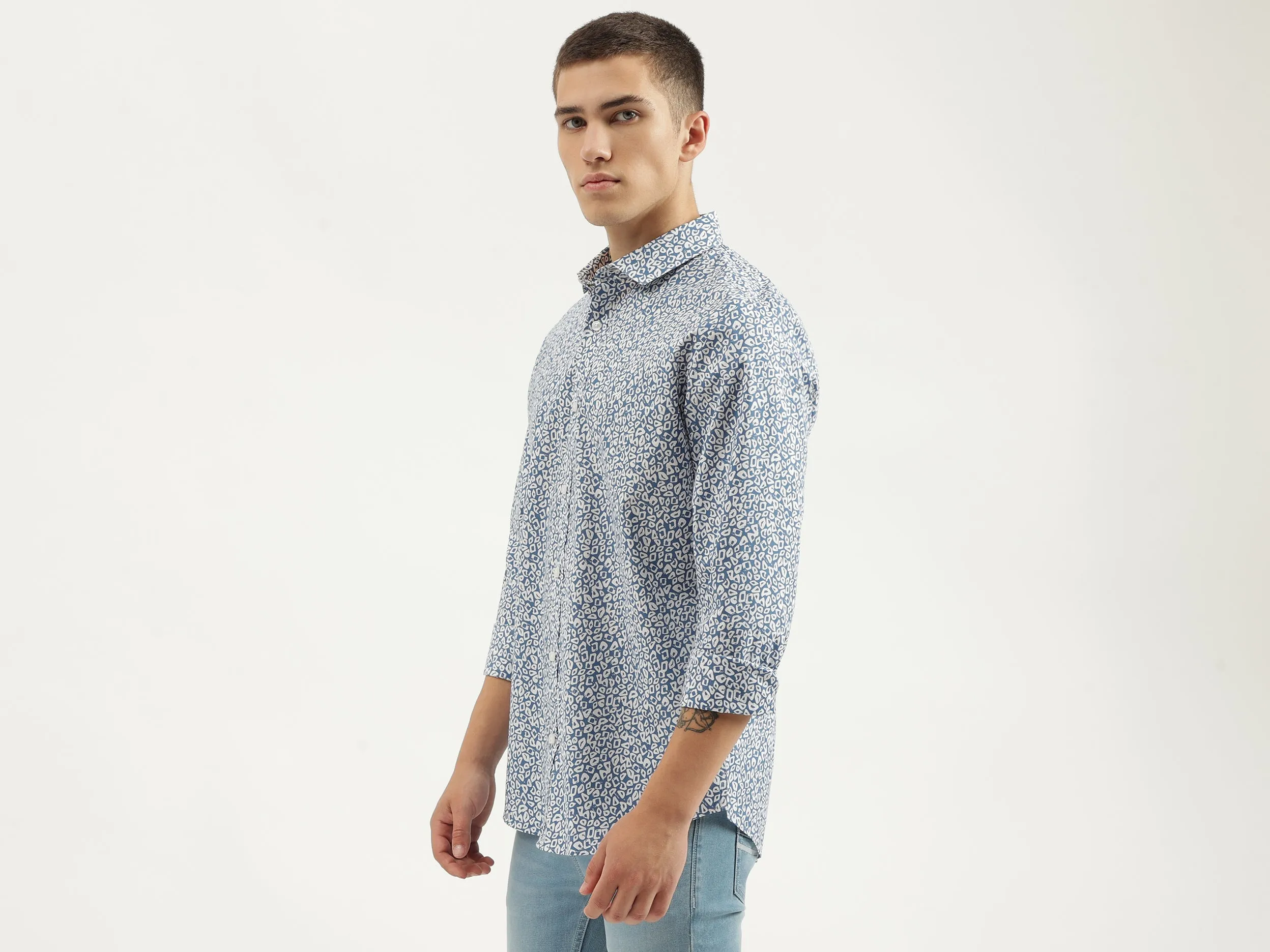 Slim Fit Cut Away Collar Printed Shirts