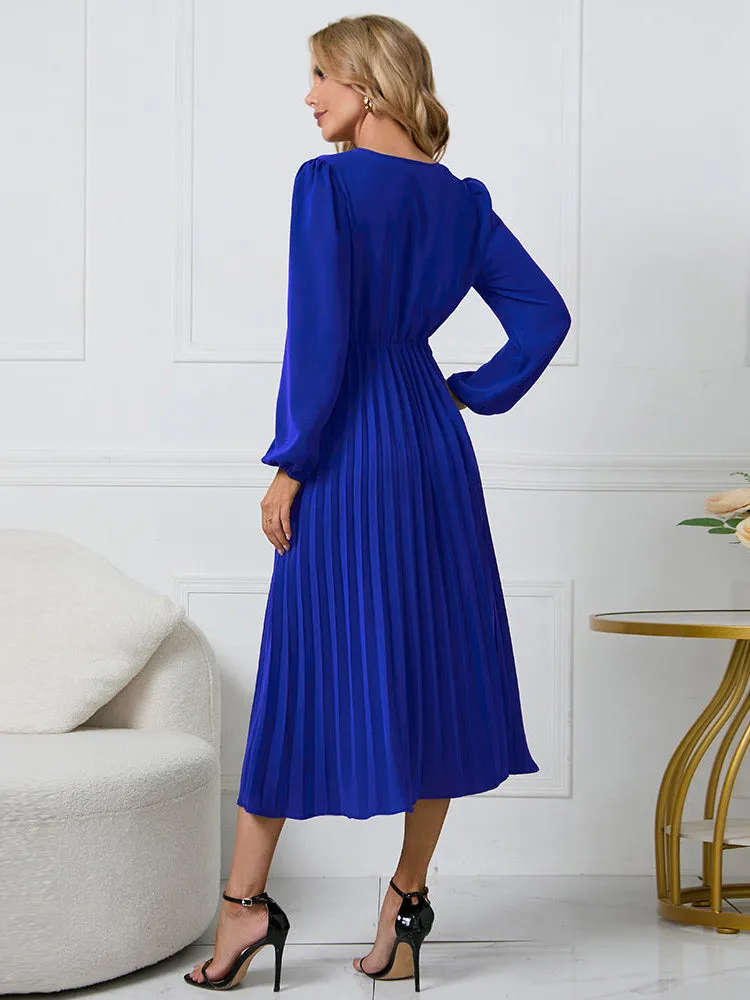 Stylish pleated V-neck long-sleeved dress